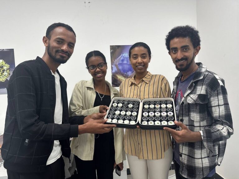 Awarded Scholarships in Gemology